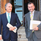 Evaristo del Canto y José María de la Vega, en una imagen del mes de abril, cuando se aprobó el protocolo de fusión con Unicaja.