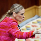 La presidenta madrileña, Cristina Cifuentes, durante su intervención en un Pleno de la Asamblea de Madrid.