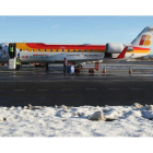 Uno de los aviones de Air Nostrum en la pista del aeropuerto de León en una imagen de archivo.