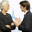 La directora del FMI y el ministro de Finanzas francés conversan en el G-7.