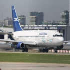 Un avión de la aerolínea Austral, una de las que más resiste las dificultades.