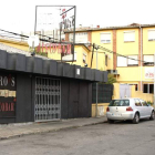 Exterior de la discoteca donde se inició la pelea.