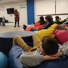 Este lugar se ha convertido en todo un punto de encuentro para los y las jóvenes de la comarca durante los fines de semana. DL