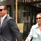 Jennifer Lopez y su novio, Alex Rodríguez pasean por las calles de Nueva York, el pasado 24 de abril.