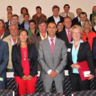 Foto de familia de César Antón con las autoridades suecas.