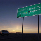 La ruta 375 del estado de Nevada, que fue rebautizada como la Carretera Extraterrestre por su proximidad a la base aérea.