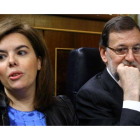 Rajoy y Sáenz de Santamaría, durante el pleno de control al Gobierno.
