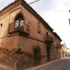 Imagen de una de las calles más típicas de Valderas, una villa que encierra grandes atractivos