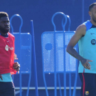 Umtiti y Aubameyang no jugarán en el FC Barcelona. Uno se va como cedido, otro traspasado. GARCÍA