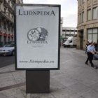 La Llionpedia ha sido publicitada en el centro de la ciudad por medio de grandes carteles.