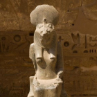 Estatua de la diosa Sejmet, en Luxor, similar a las halladas por un equipo de arqueólogos europeos.