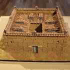 Maqueta realizada en tapial por Susana Barbeito expresamente para la exposición.