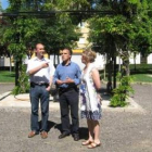 Concejales y alcalde posan en el parque de La Cepeda.