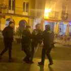 El concejal forcejeó con los agentes de la Guardia Civil. DL