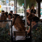 El consumo y el turismo han ‘tirado’ este verano al alza de las previsiones económicas para España. JAVIER ETXEBARRETA