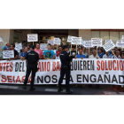 La Policía vigila la protesta de los agricultores del Páramo bajo ante Seiasa.