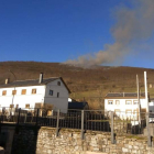 Imagen del incendio en el monte de Caboalles de Arriba.