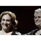 Durante la entrega de los Premios unión de Actores celebrado en el Circo Price de Madrid, Pilar Bardem entrega el galardón de Actriz Protagonista a Carmen Elias por 'Camino'.