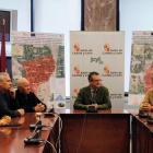 Reunión del consejero de Agricultura con los regantes del Páramo Bajo y Presa de la Tierra. DL