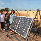 Los alumnos del Ifes junto a la instalación fotovoltaica diseñada por ellos mismos.