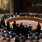 Los miembros del Consejo de Seguridad de la ONU guardan un minuto de silencio por las víctimas del terrorismo, esta madrugada.