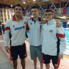 Los tres representantes del Club Natación León en el Campeonato de España. DL