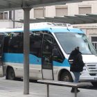 El autobús que cubre la Línea 3, en la que se probará el sistema a la demandad. L DE LA MATA