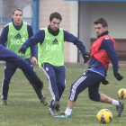 Dídac, en el centro, estará en el once titular de la Deportiva para recibir al Lugo.