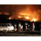 El incendio, declarado por lal noche, arrasó cerce de cien hectáreas de bosque en las inmediaciones de Ponferrada.