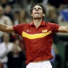 Nadal celebra la consecución del primer punto para España.