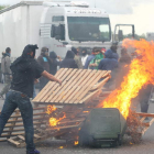 La Autovía del Noroeste, cortada en San Román de Bembibre por un piquete minero, el 8 de septiembre del 2010.