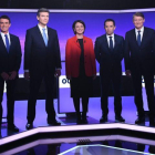 Los siete candidatos a las primarias de la izquierda francesa para las presidenciales, el 19 de enero, antes del debate televisado, en París.