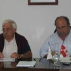 Tomás de la Sierra, presidente del Gal de Riaño, a la izquierda junto a Porfirio Díez