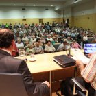 Imagen del 4 de junio de una reunión sobre el problema de las preferentes en Ponferrada.