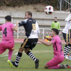 La Deportiva gozó de una multitud de ocasiones de gol, pero no consiguió perforar la portería defendida por Molina y lo terminó pagando en el último minuto. ALMEIDA
