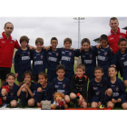 Formación del equipo del Puente Castro B que se impuso en el torneo benjamín de Ribadeo.