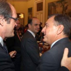 Gabilondo conversa con Mateos durante la Conferencia Sectorial celebrada en Madrid.