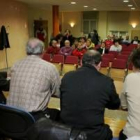 Un momento de la reunión de los militantes del PSOE en Villaquilambre