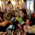 La teniente de alcalde, Isabel Pérez, asumió las riendas del Ayuntamiento de Orense.