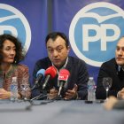 Manuel Cobo flanqueado por Fernández Merayo y Arias.