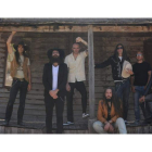 Foto de equipo de Los Corizonas, supergrupo de rock fruto de la unión de Los Coronas y Arizona Baby.