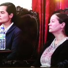 Triana y su madre, Montserrat, durante el juicio.