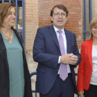 La presidenta de la Diputación, Armisén, Fernández Mañueco y la alcaldesa de Baltanás, De la Fuente. A. Á.