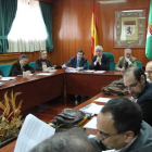 La mesa de negociación se reunió en el Rectorado.