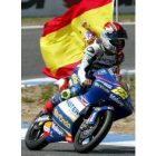 Pablo Nieto da la vuelta de honor en el gran premio de motociclimo celebrado ayer en Portugal