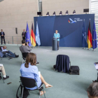 Angela Merkel el lunes, e una rueda de prensa con medidas contra Covid-19. MAJA HITIJ