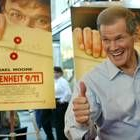 Un senador demócrata posaba ayer en la presentación de la película