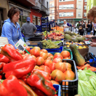 La nueva calle de comercio ambulante contará con los puestos unificados, como éste dedicado a los productos de la huerta
