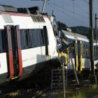 Vista de la colisión frontal entre dos trenes de pasajeros ocurrida hoy en la localidad suiza de Granges-près-Marnand, Suiza hoy 29 de julio de 2013 que causó varios heridos.