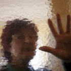 Una mujer víctima de violencia machista, en fechas recientes en una casa de acogida de León.